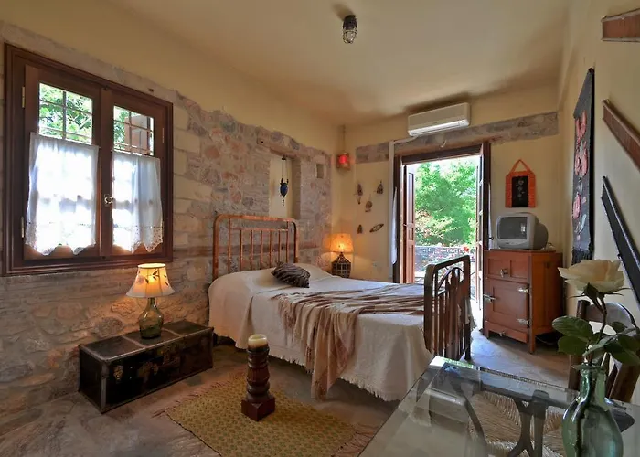 Archontiko Art 3* Galaxidi